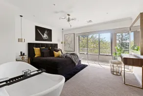 Luxury Beachside Residence - Image 2