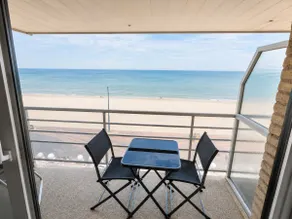 Beachfront sea view – cosy retreat for two - Image 2