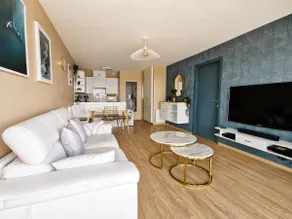 Beachfront sea view – cosy retreat for two - Image 5