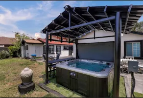 The LA Oasis | Near Disney, Studios, Beach | Yards - Image 3