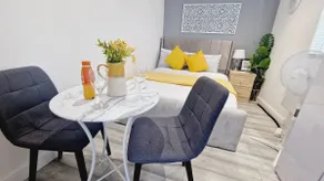 Private GardnStudio|Contractors&Couples FreeParkng - Image 3