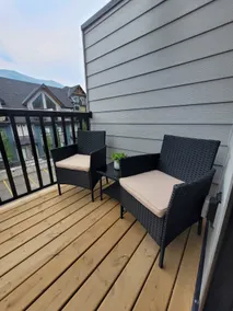 Modern 3 Bdrm Townhome w Pool, Mtn Views & AC - Image 4