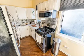 Bright 2-Bed in Wicker Park | 606 Trail, Blue Line - Image 3