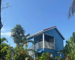 Casa Catalina Oasis! UPstairs! Balcony/walk beach. - Image 2