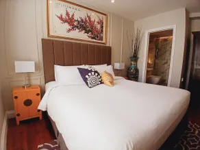 Historic net loft, chic luxury with free parking - Image 4