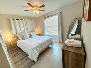 Spring in Fort Myers • 3 Beds + WiFi - Image 3