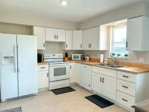 Spring in Fort Myers • 3 Beds + WiFi - Image 4