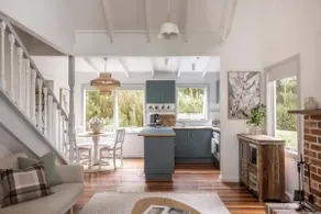 Cosy 2 Bedroom Cottage with spabath and fireplace - Image 2