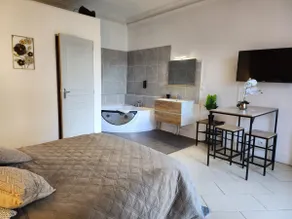 Water-Lily Studio with Balneo bathtub - Image 4