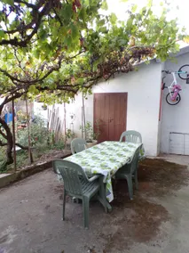 Grandma’s House – Retro Charm & Private Courtyard - Image 2