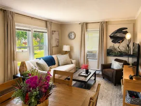 Charming Home near Galleria — Prime Location! - Image 5