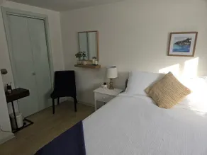 Moonbrook Manor Guest Suite With Outdoor Hot Tub - Image 2