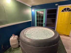 Indoor Pool & Hot Tub. Pets stay Free - Image 4