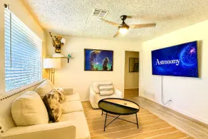Casa Cosmos: hot tub, TV, kitchen, full baths, Zoo - Image 2