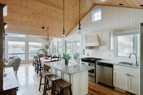 Lake house w/beach | Hot Tub | Dells 20 min - Image 5