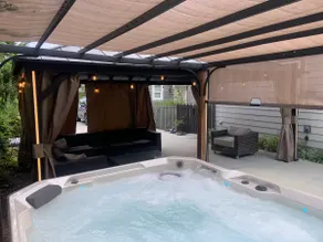 Walkable Northshore 3BR—Hot Tub, 2 Kings & Fire Pt - Image 5