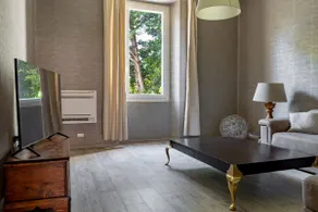The exclusive Carducci 14: between the Historic Center and the Sea - Image 2