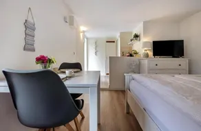 Idyllic room in the countryside. - Image 2