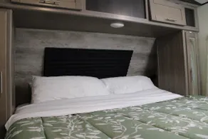 Welcome to our beautiful Deluxe RV Home - Image 2