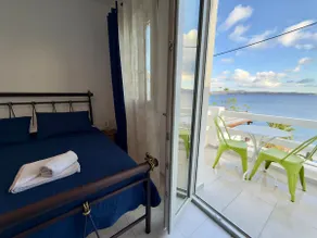 Fully-equipped Accommodation with Sea View - Image 2