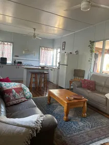Wondai House (2 acres) - Image 4
