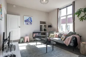The Carriage House | 3-Bedroom Historic 1560 Gem - Image 4