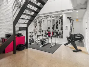 Sunlit Loft - Gym, Steam Shower, Rooftop Deck - Image 3