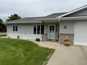 Spacious Duplex Getaway - Image 2
