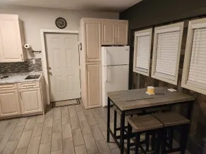 DJ's hideout on 421 “Unit 4” - Image 3