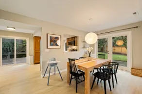 Elegant 3BR @Bellevue w/ Backyard | Easy to Park - Image 3