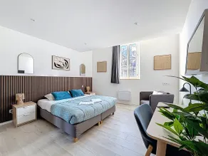 Air-Conditioned Duplex - City Center Wi-Fi 180 x 200 Beds - Image 2