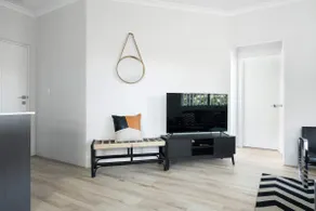 Chic Exec 2bdr 2bath -River, FREO, Parking, AC - Image 5