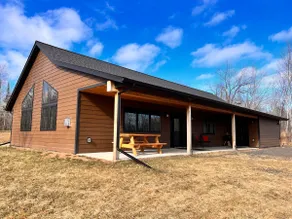 Bear Paw Lodge-Entire Modern Home - Image 2