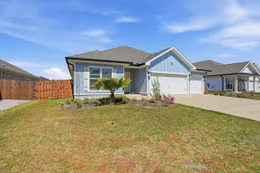 New~4BDR Home~15 Minutes Navarre Beach, Pool - Image 2
