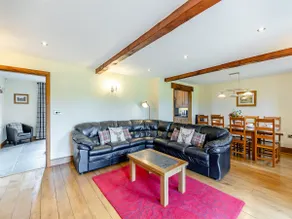 Warth Barn - Image 4