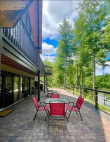 Eagle River Retreat~hot tub~riverfront - Image 2