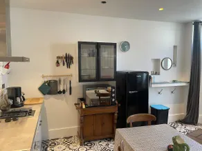 Cozy apartment with amenities within walking distance - Image 4