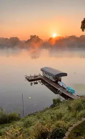 Cedar Lake getaway w/sauna, paddle boards & raft! - Image 2
