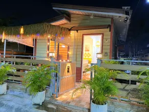 Olango Island - S&E-1 Tiny Guest House Fully Furnished with Hot Shower, Washer, Wi-Fi, Netflix & King-size Bed - Image 2