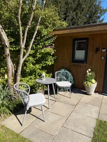 Cosy garden studio in Wimborne with parking - Image 3
