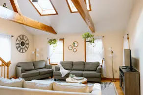 The Lodge On Linden Avenue with hot tub! - Image 4