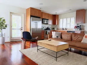 Guesthouse in DT Kirkland - Image 4