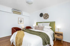King's Park 2BR CBD Apartment with FREE Parking - Image 3