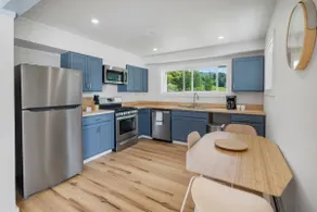 Renovated Condo in Luxury Neighborhood - Image 4