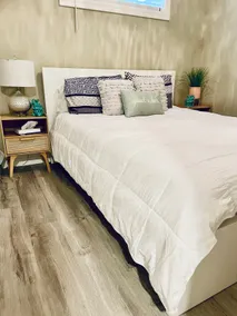 CLEAN & Chic,2 bedroom basement, private entrance! - Image 4