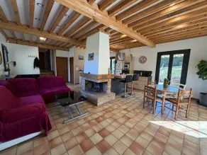 Warm house with large garden near Lyon - Image 3