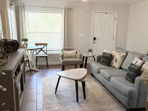 Stylish Lakeview Home for Triathletes/ Family 380 - Image 5