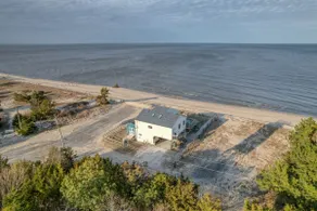 Beach home with great views. - Image 3