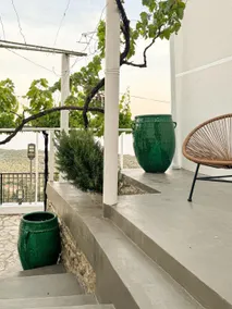 Panoramic villa overlooking olive groves and the sea in Vuno - Image 2