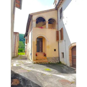 House in Umbria – Refuge in nature with terrace - Image 3